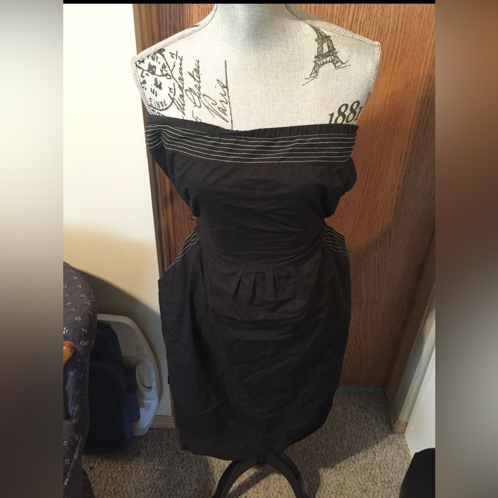 Pennington’s Black Strapless Cotton Dress White Stitching pockets ties in back